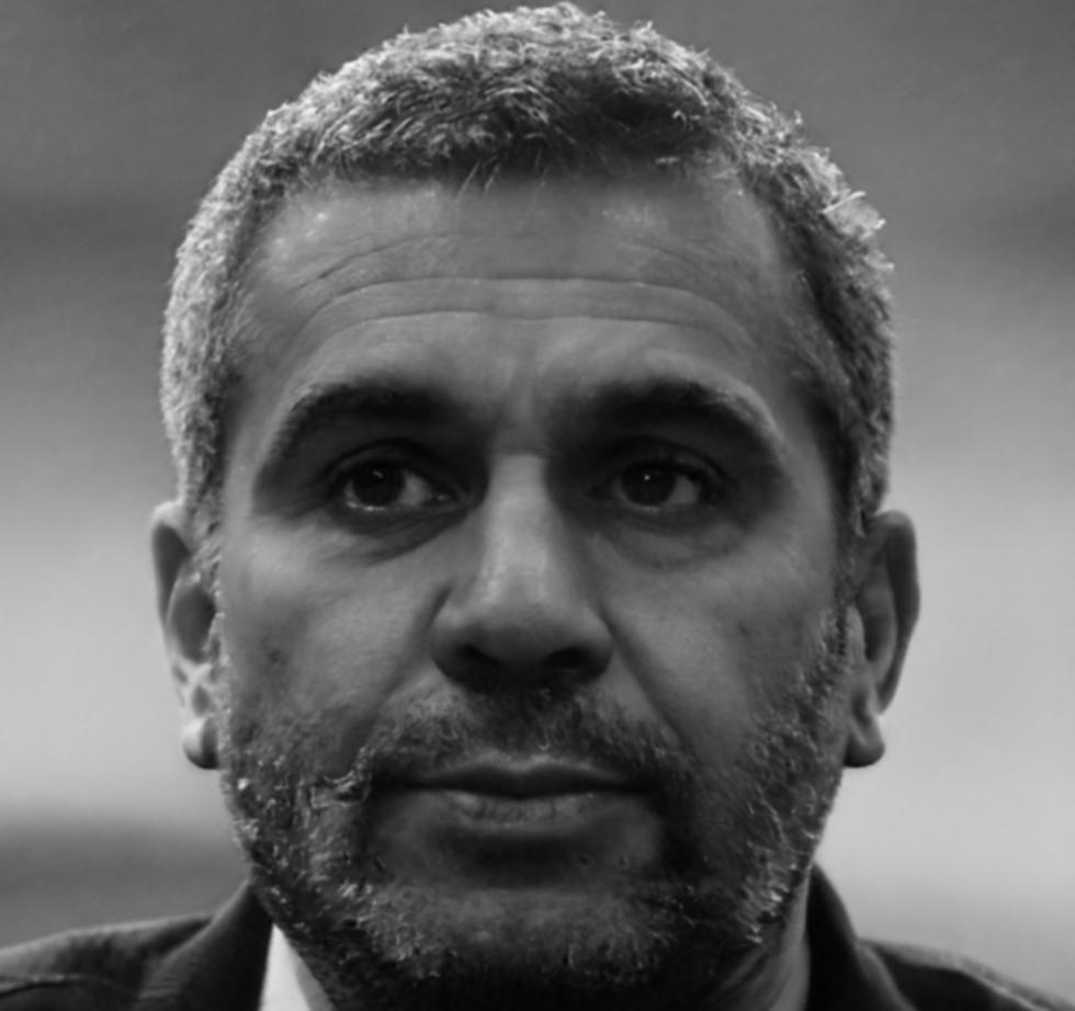 Retrato profesional de Alejandro Mendoza